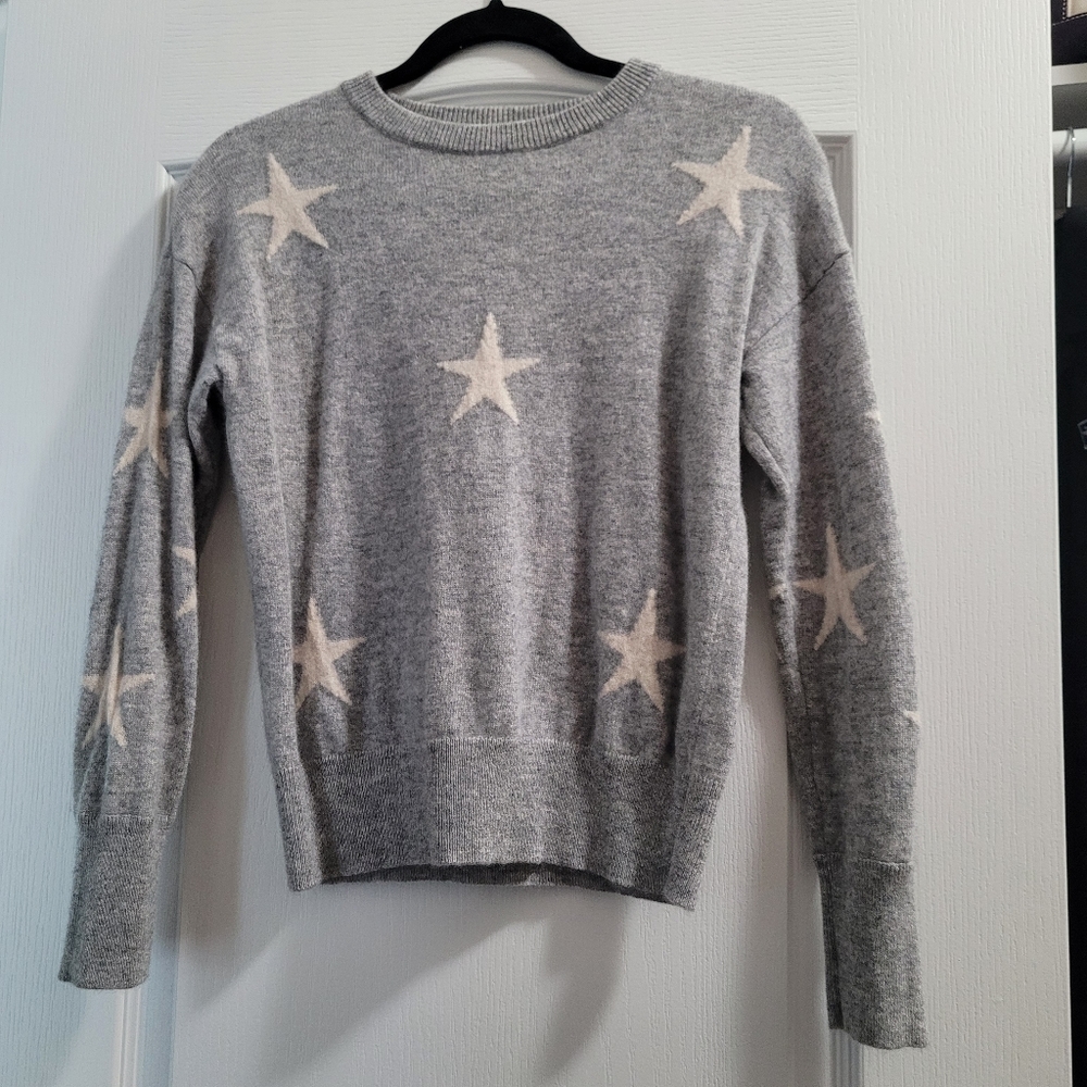 SOLD - Magaschoni 100% Cashmere Sweater